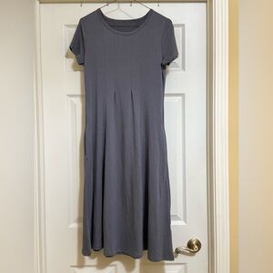 Women’s Casual Loose Plain Pleated Short Sleeve Gray Midi Dress w/Side Pockets.